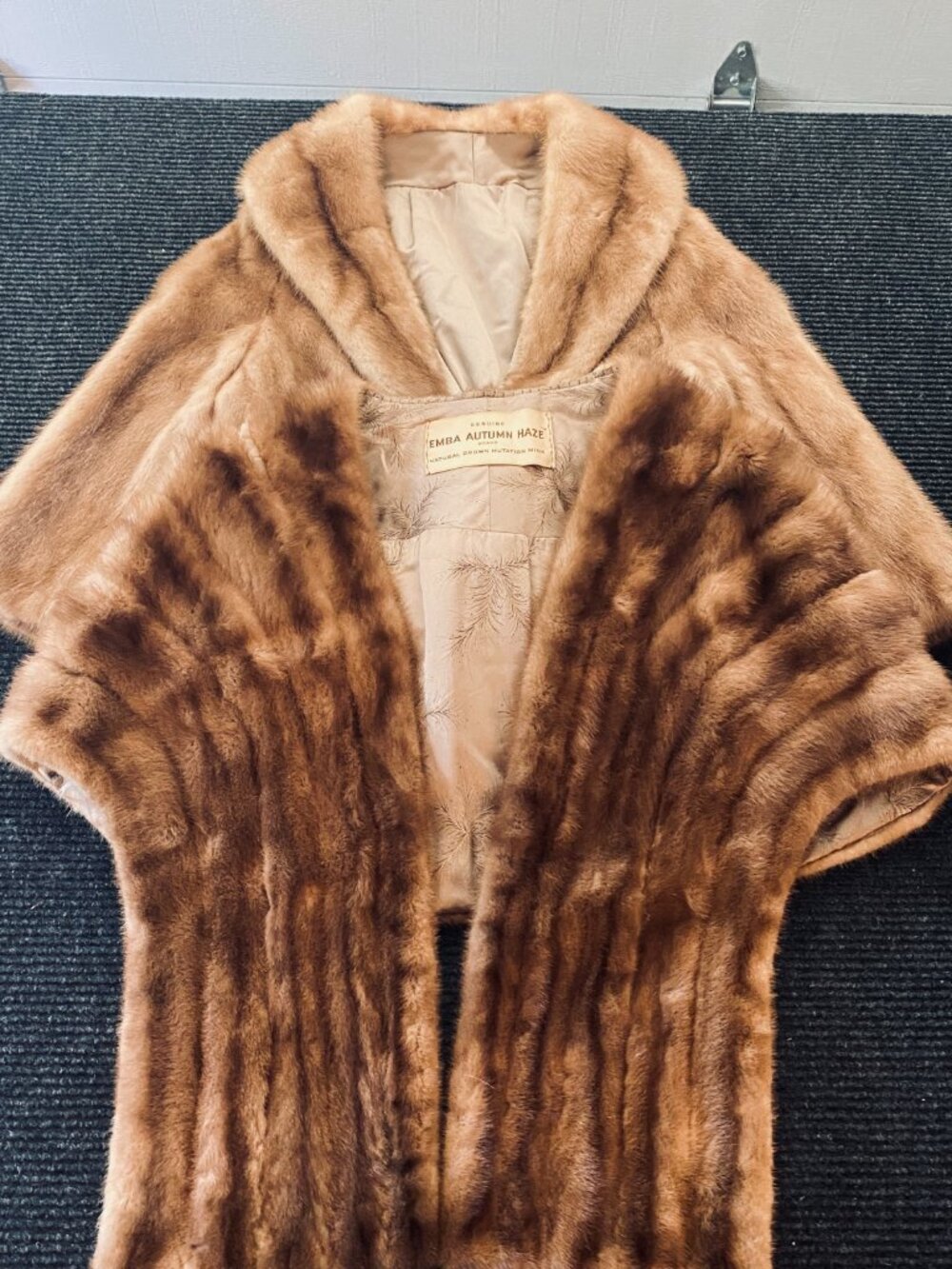 3-Pcs Vintage Autumn Haze Brand Emba Natural Brown Mink Fur Coat & Stole & Boa - Picture 14 of 17